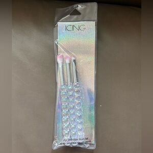 Icing Iridescent Eye Brush Set with Pink and White Bristles Set of 3!